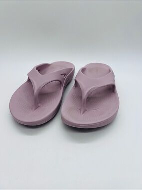 OOFOS Unisex Oohlala Unisex Recovery Lilac Thong Sandals